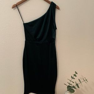 Lulus - Forest Green velvet one shoulder mini dres